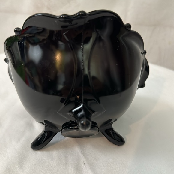 L.E. Smith Black Amethyst Vintage 3 Footed Condiment Bowl with Glass Ladle - Picture 3 of 11